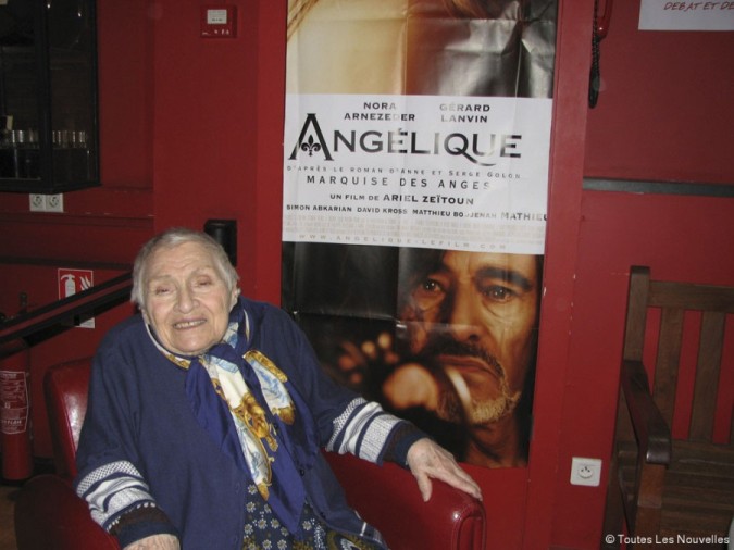 Anne Golon at film premier