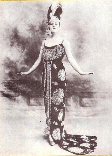 Delysia as Ayesha in 1917