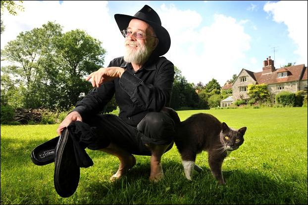 Terry Pratchett with one of his cats