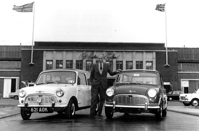 Issigonis with 30 year apart Minis
