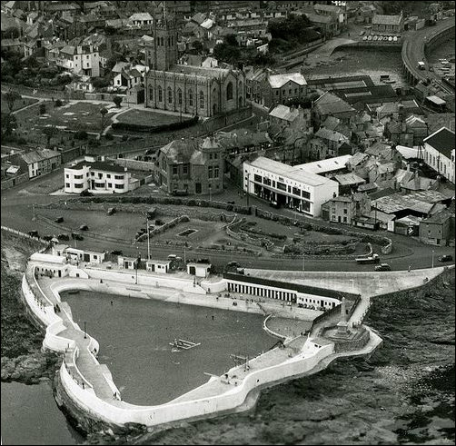 General aeriel view of the Yacht Inn and surroundings
