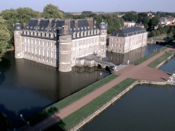 Panoramic view of the Chateau and Moat