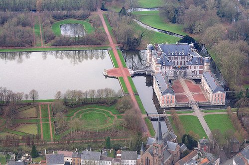 Aeriel shot of the chateau Beloeil, gardens and moat