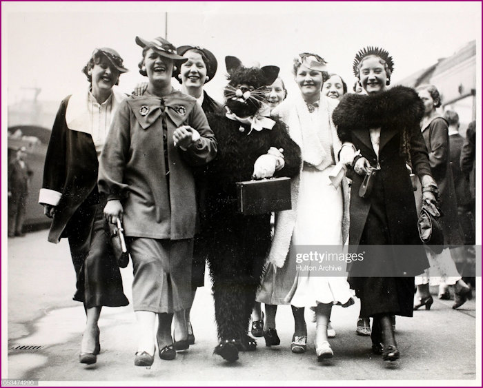 The 1936 annual outing of the Black Cat girls to Portsmouth