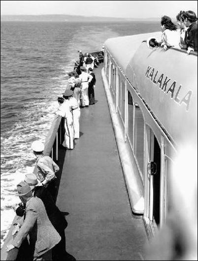 Passengers on the deck of the Kalakala