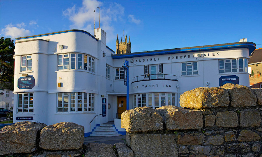 Front of The Yacht Inn