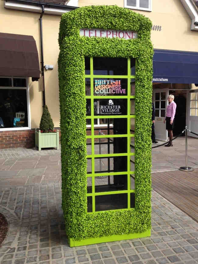 Kiosk decorated in Buxus