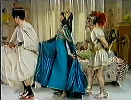 Morecambe and Wise Sand Dance spoof with Glenda Jackson