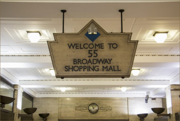 Shopping Sign in 55 Broadway