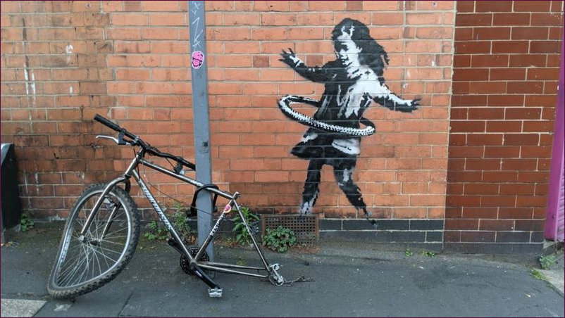 Banksys Hoola Girl