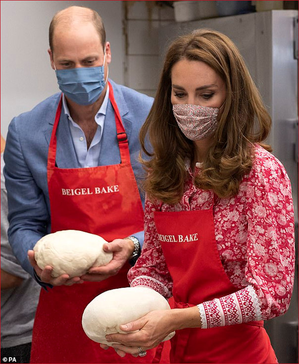 William and Catherine making Beigels